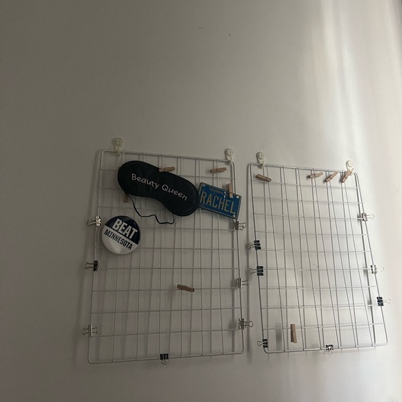 Grid Boards with Clips - Picture 1 of 1